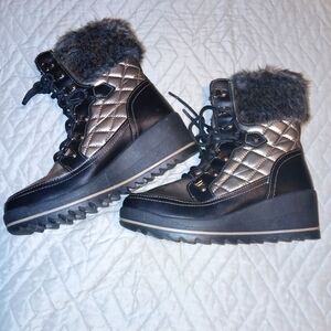 Guess quilted bronze/pweter combat boots Sz 8
